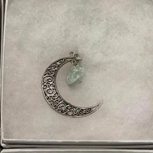 🍀 Aventurine Gemstone Cresent Moon Necklace 🍀